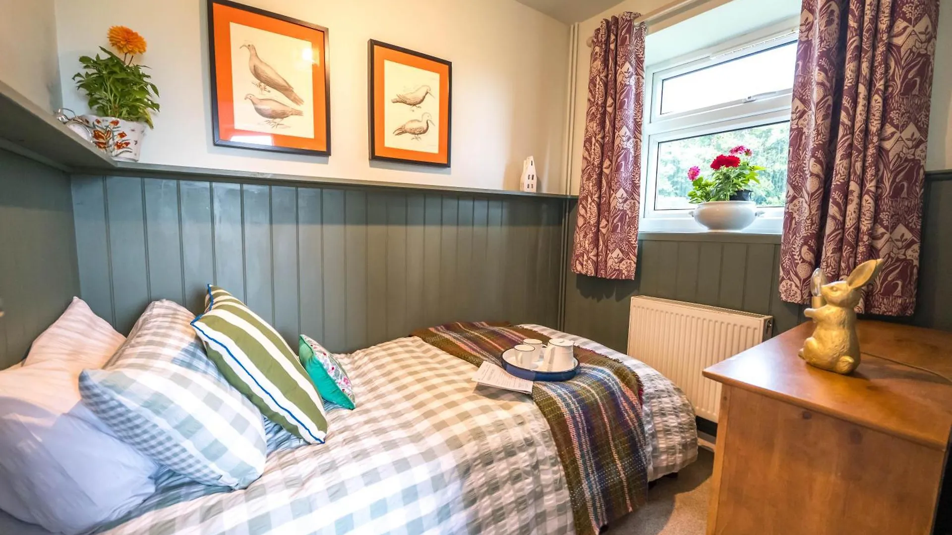 Large Country Cottage, Sleeps 8 - Spa Facilities, Garden Bar, Catering Services, Free Parking, Nature Reserve, Hen Parties Scunthorpe 0*,  United Kingdom